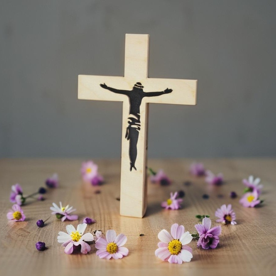 Kříž se siluetou Krista - dřevěný kříž