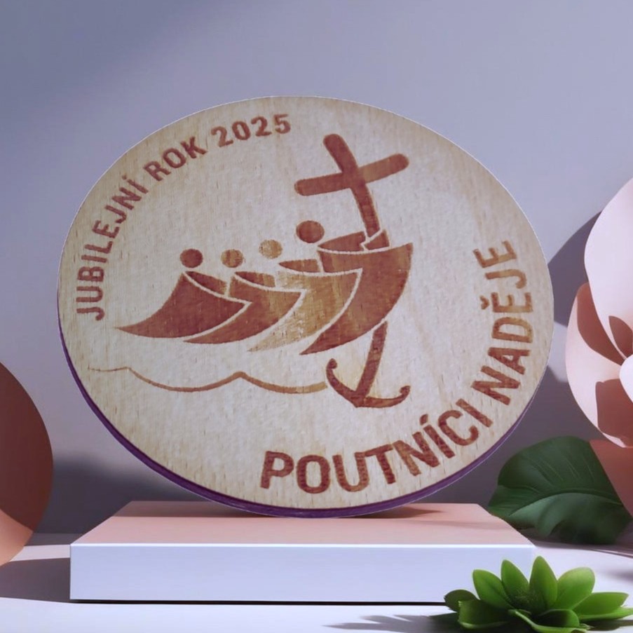 Dřevěné logo - jubilejní rok 2025 - poutníci naděje