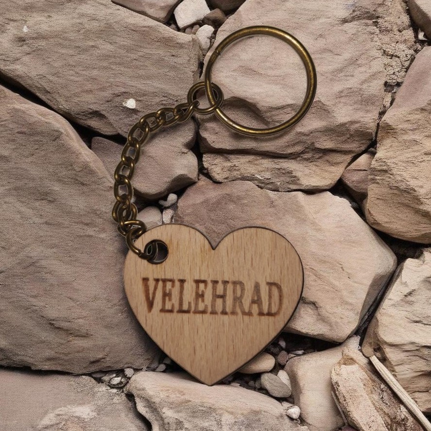 Gravírované klíčenky na míru - klíčenky s vlastním motivem - srdce - Velehrad