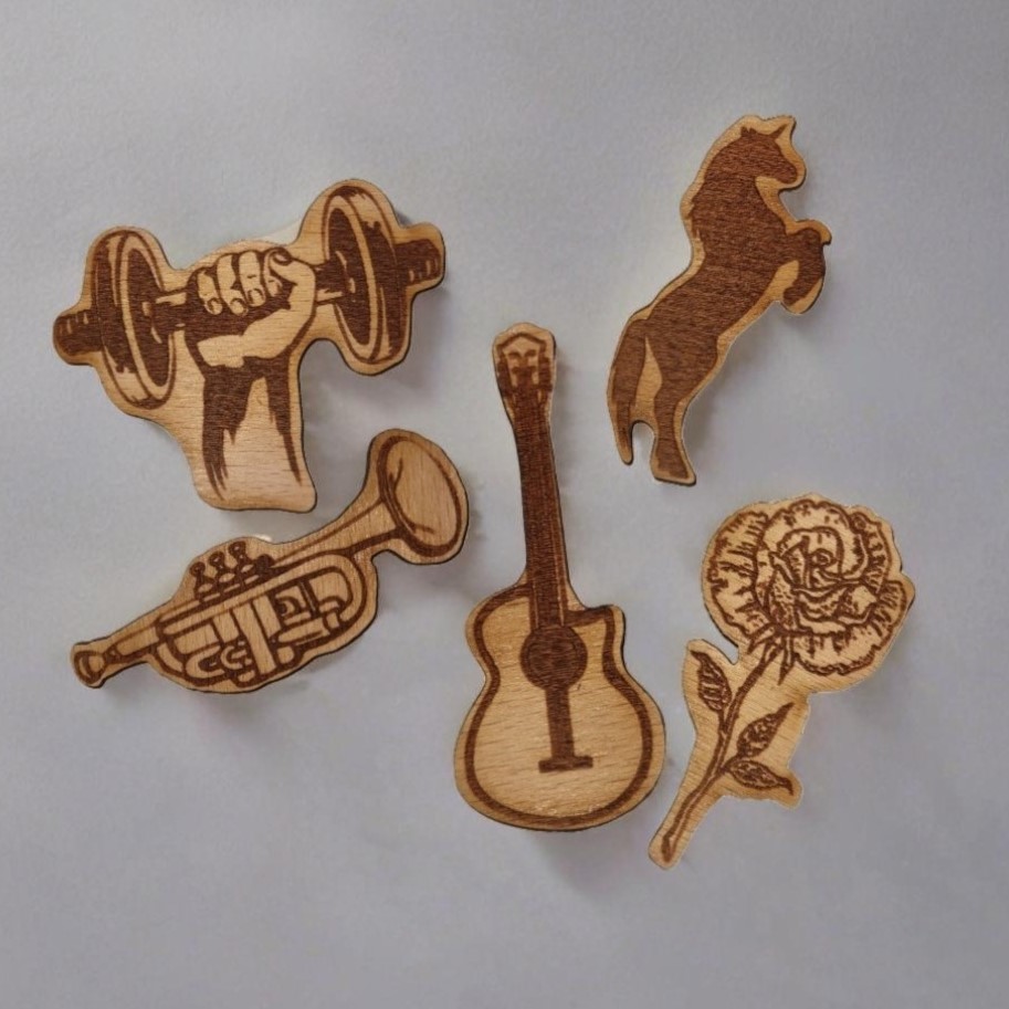 Gravírovaný magnet na míru - magnety s vlastním motivem - činka - kytara - trubka - květina - jednorožec